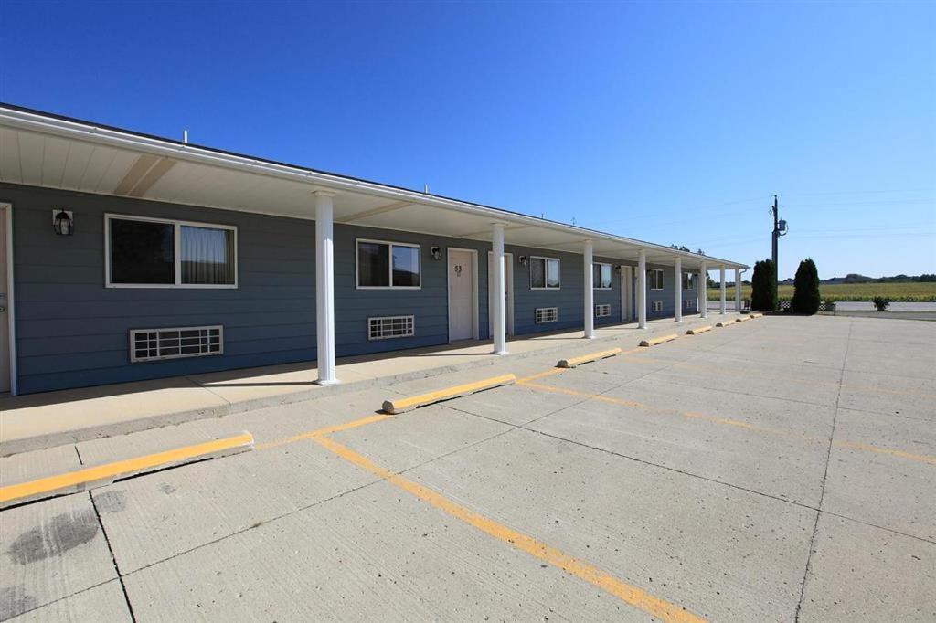 Americas Best Value Inn Suburban Emmetsburg Екстериор снимка